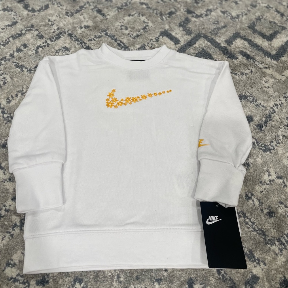 Nike sweatshirt
